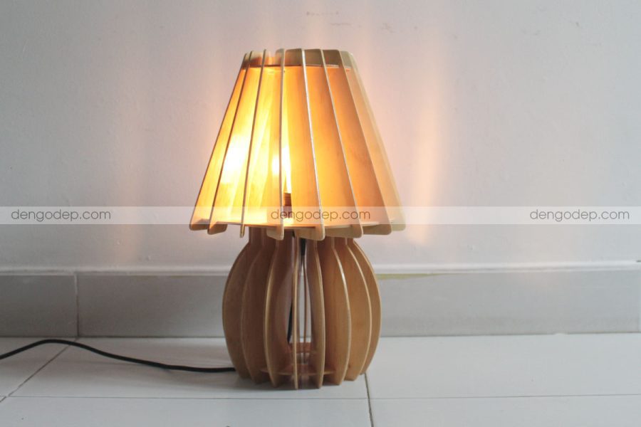 Đèn bàn phòng ngủ kiểu nấm chân bầu làm bằng gỗ