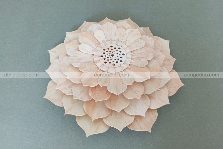 Đèn gỗ thả trần hoa sen đá chụp góc chéo lúc không thắp sáng