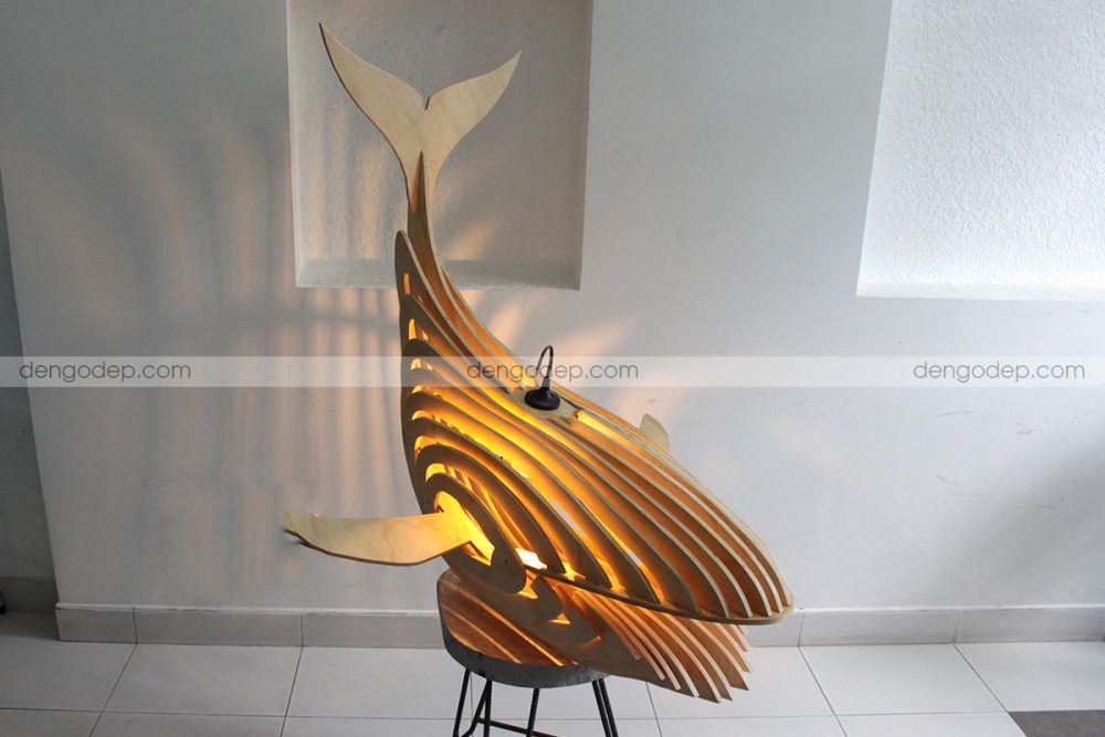 Đèn gỗ thả trần cá voi chụp hướng trên xuống