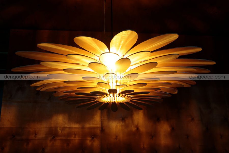 Đèn gỗ thả trần hoa cúc chụp hướng ngang