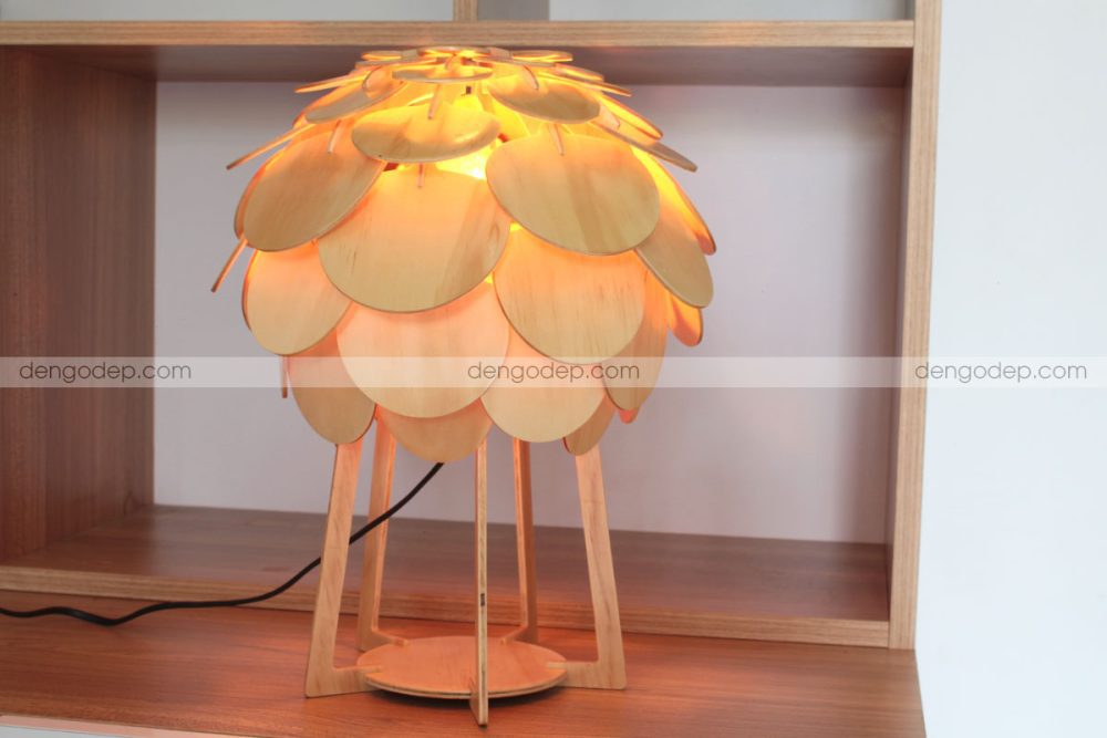 Đèn gỗ để bàn atiso