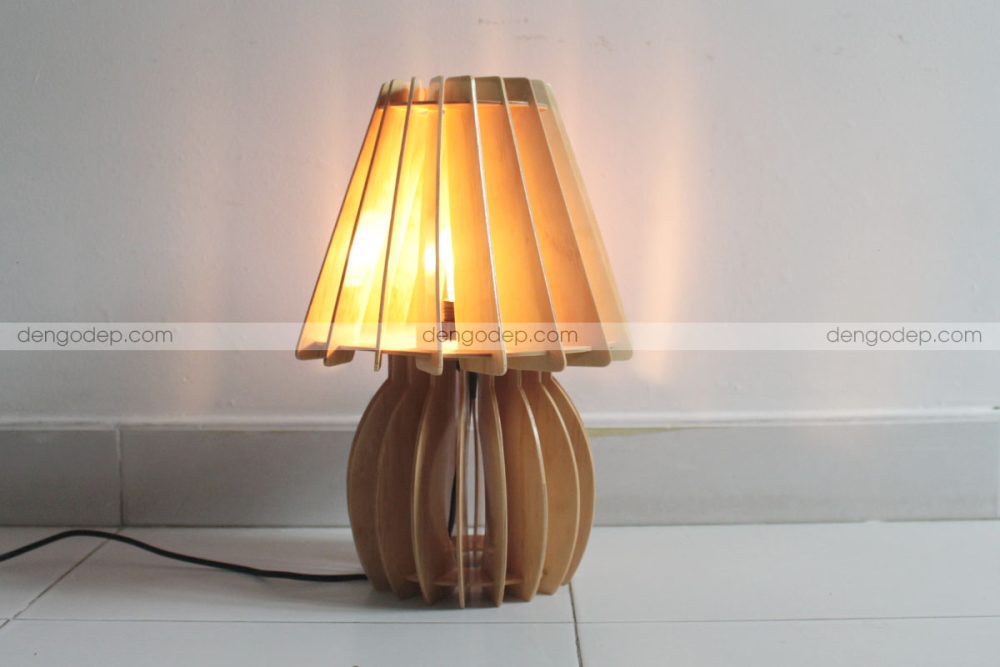 Đèn gỗ để bàn nụ nấm