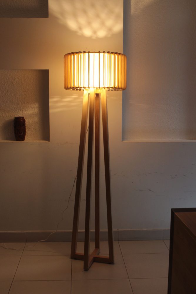 Đèn gõ đặt sàn góc tường nghệ thuật độc đáo