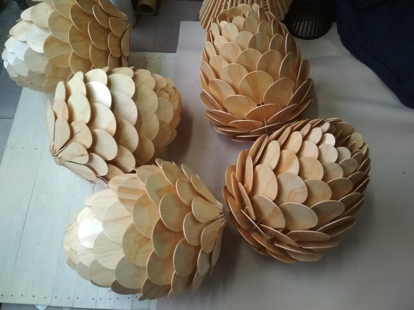 Sản xuất đèn gỗ cho khách hàng là nhà hàng hải sản - hình 3