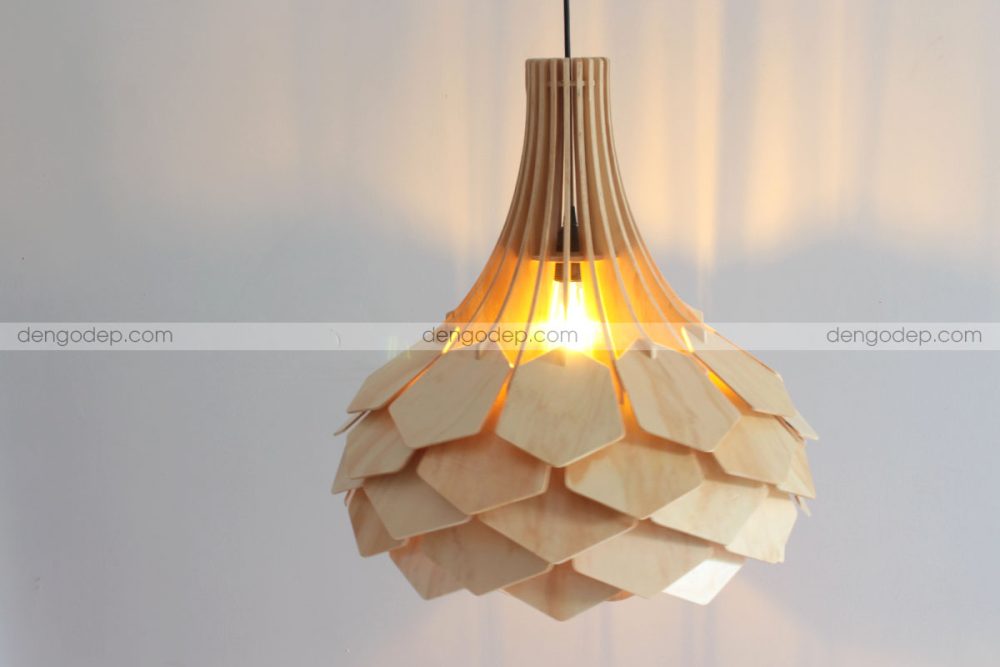 Đèn gỗ thả trần hoa thanh long chụp hướng trên xuống