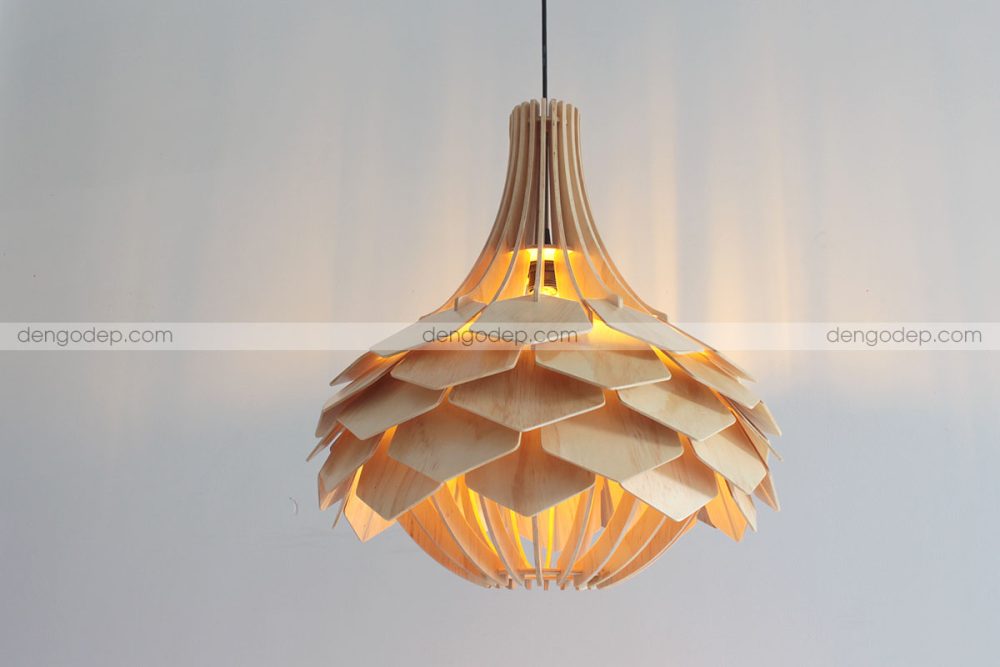 Đèn gỗ thả trần hoa thanh long chụp hướng đối diện