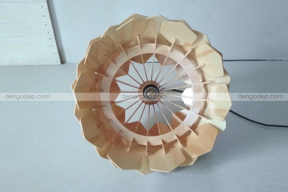 Đèn gỗ thả trần hoa loa kèn chụp hướng dưới đáy