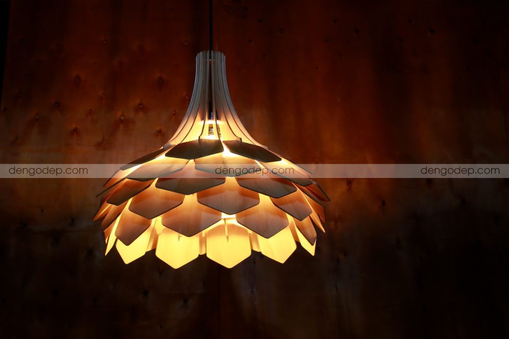 Đèn gỗ thả trần hoa loa kèn chụp hướng ngang