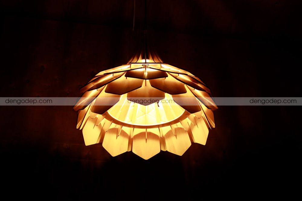 Đèn gỗ thả trần hoa loa kèn chụp hướng đối diện