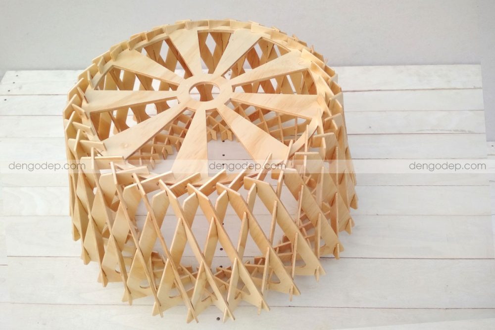 Đèn gỗ thả trần kịm cương thấp chụp hướng từ trên xuống