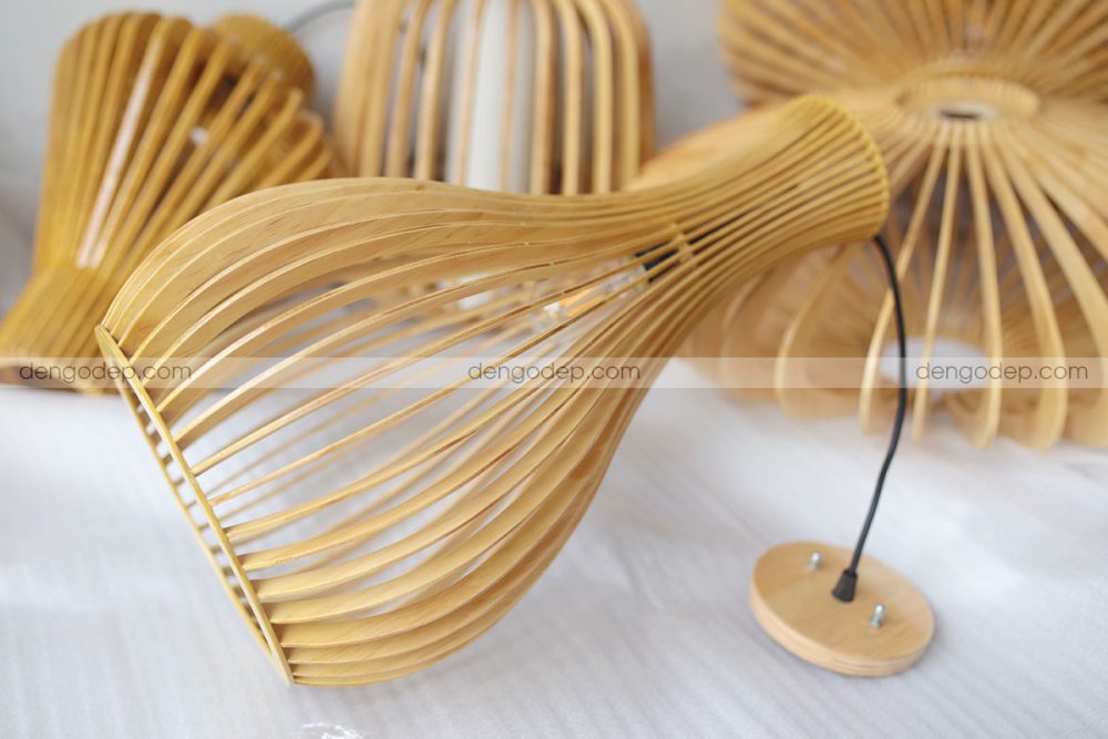 Đèn gỗ thả trần bình bông nhỏ chụp bên cạnh các đèn gỗ khác