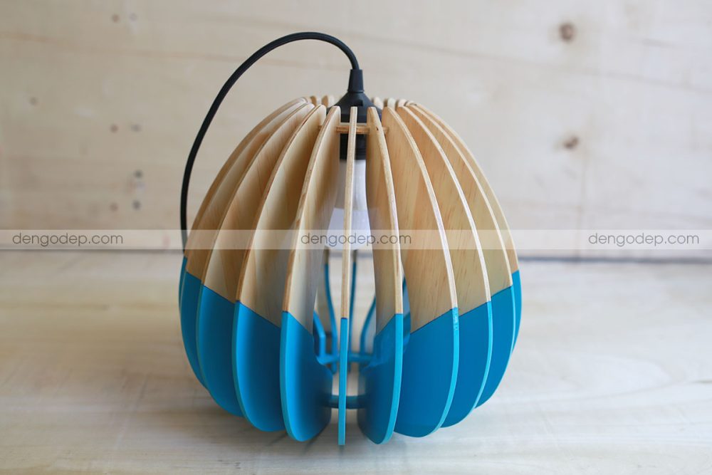 Đèn gỗ thả trần quả táo sơn xanh dương