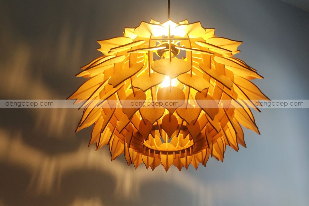 Đèn gỗ thả trần quả thanh long chụp hướng nghiêng