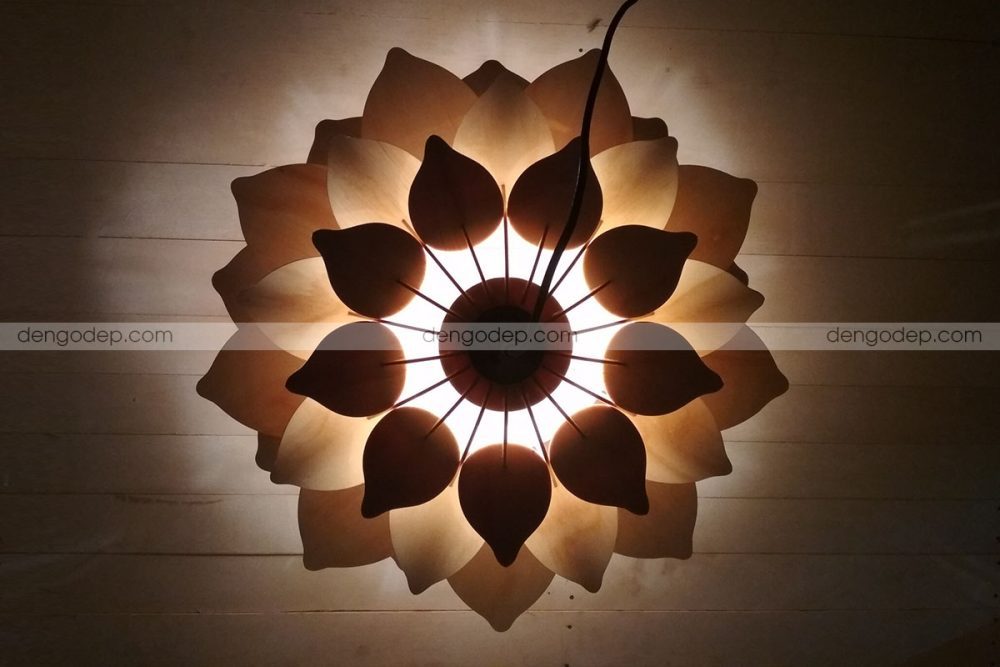 Đèn gỗ thả trần hoa trà chụp hướng từ trên xuống