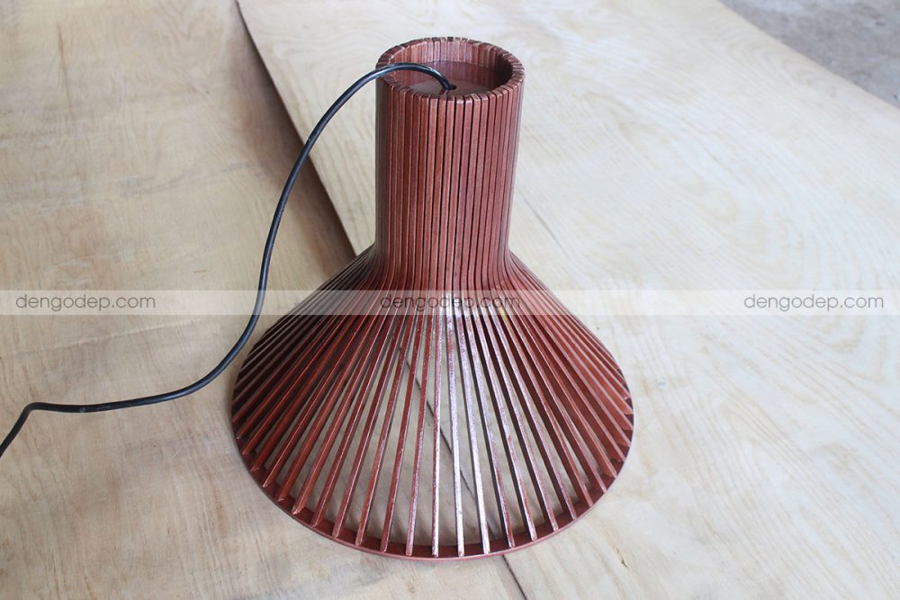 Đèn gỗ thả trần vòi sen rộng sơn màu cánh dán chụp hướng trên xuống