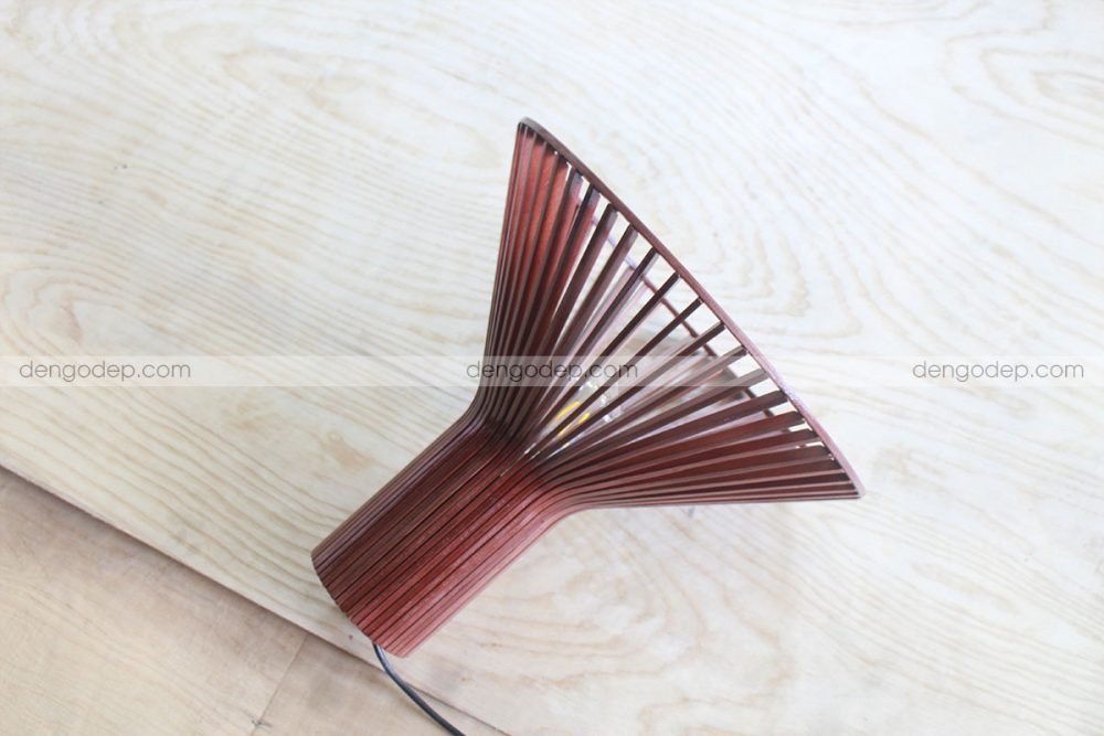 Đèn gỗ thả trần vòi sen rộng sơn màu cánh dán chụp hướng nằm