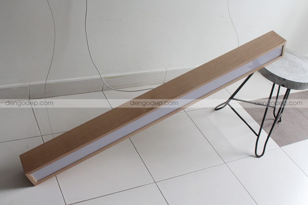 Đèn gỗ thả trần hộp chữ nhật chụp góc nghiêng