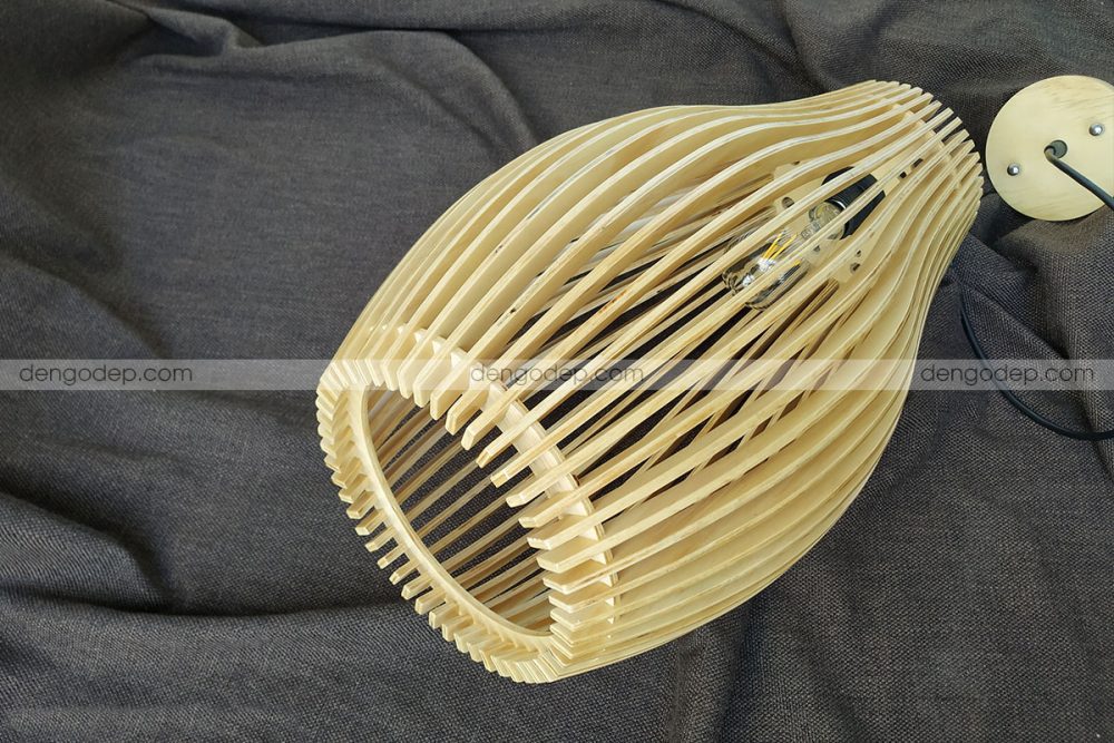 Đèn gỗ thả trần quả ớt chụp lúc chưa được thắp sáng