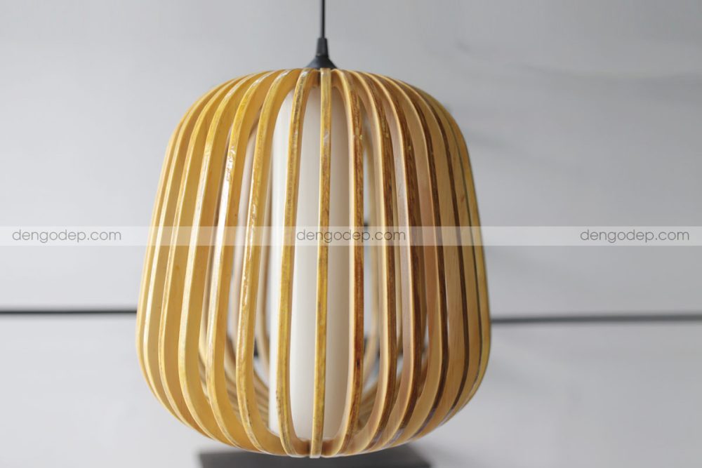 Đèn gỗ thả trần quả lê chụp hướng đối diện