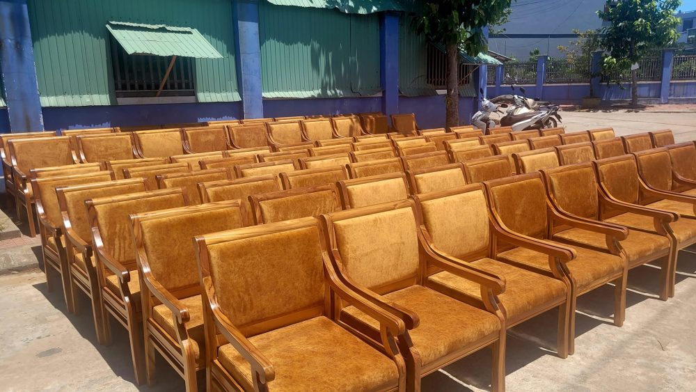 Sản xuất ghế gỗ tự nhiên bọc da cho khách hàng 01
