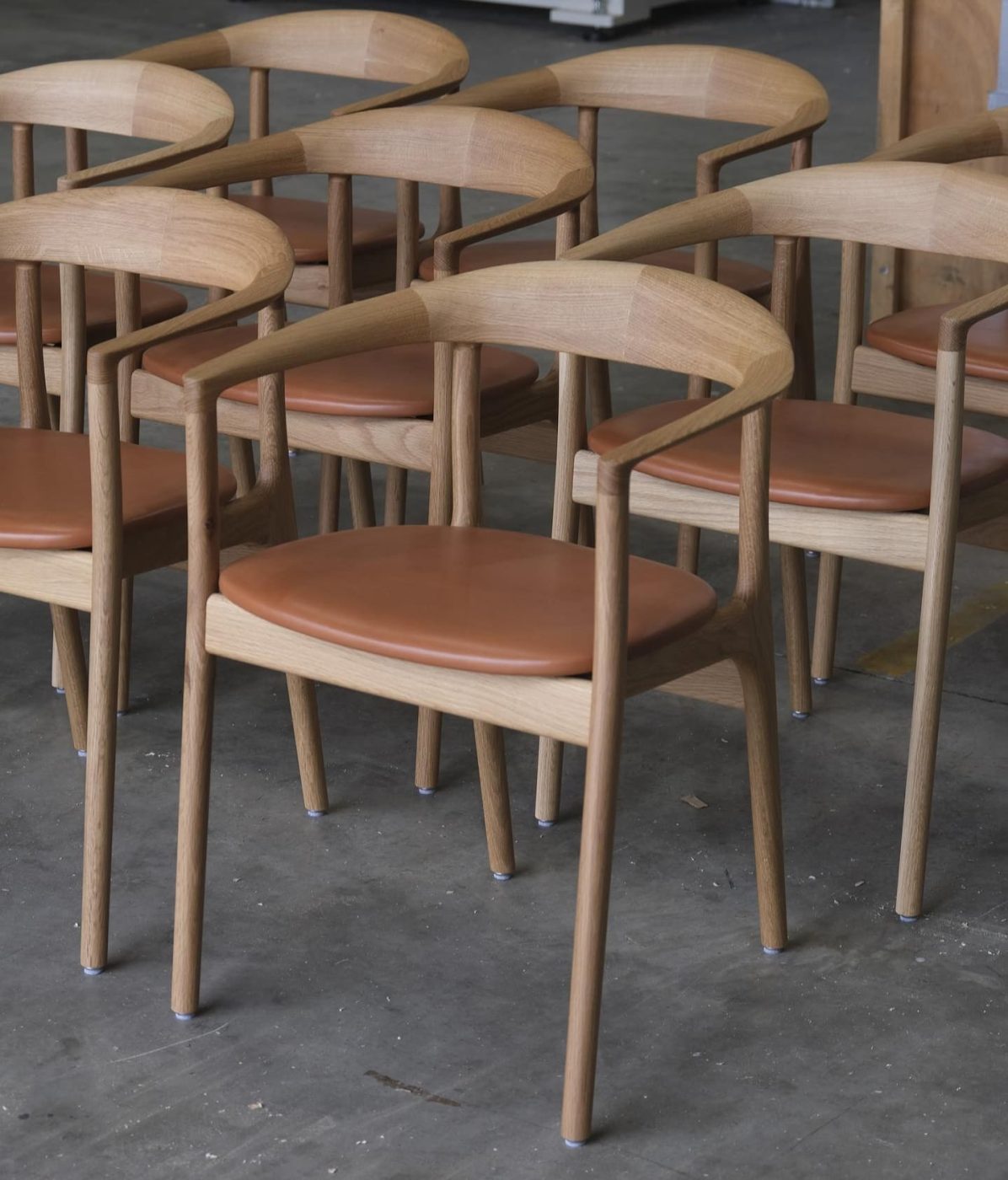 Sản xuất bàn ghế cho khách hàng là nhà hàng - hình 2