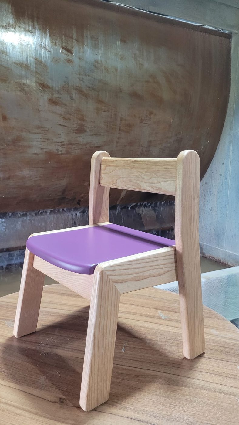 Sản xuất bàn ghế cho khách hàng là trường mầm non - hình 1