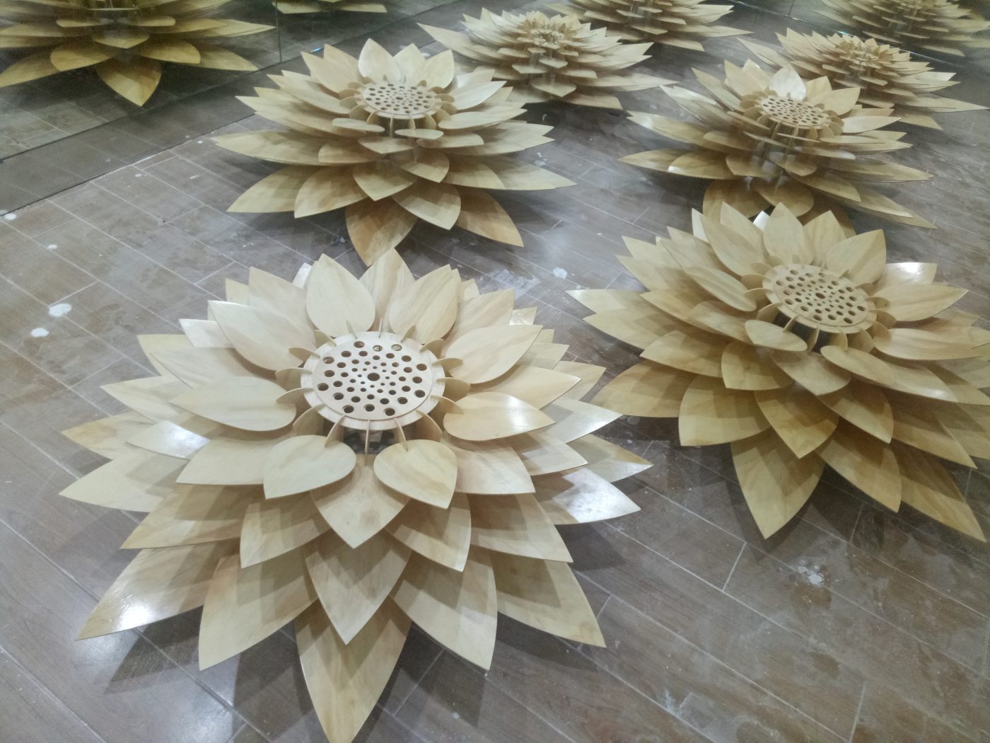 Sản xuất đèn gỗ trang trí cho khách hàng phòng gym - hình 1