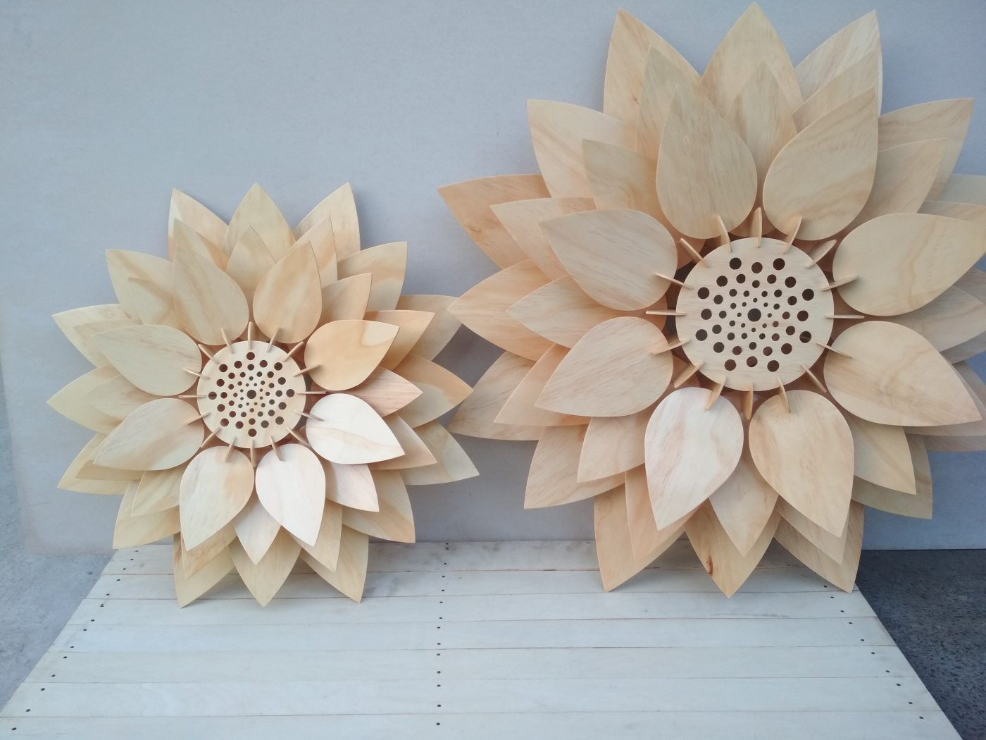 Sản xuất đèn gỗ trang trí cho khách hàng phòng gym - hình 9